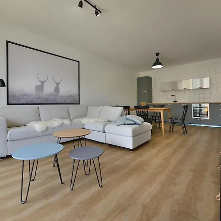 Element Lakeside *