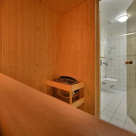 Element Lakeside Апартаменты *