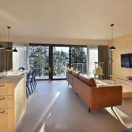 Element Lakeside Апартаменты