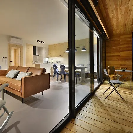 Апартаменты Element Lakeside