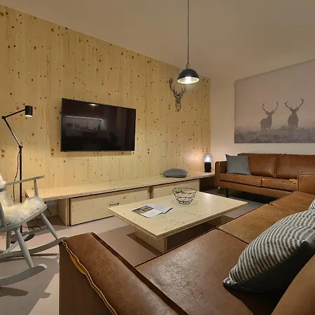 Element Lakeside *