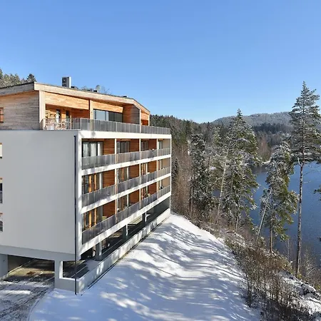 Element Lakeside شقة *