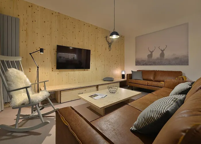 Element Lakeside *