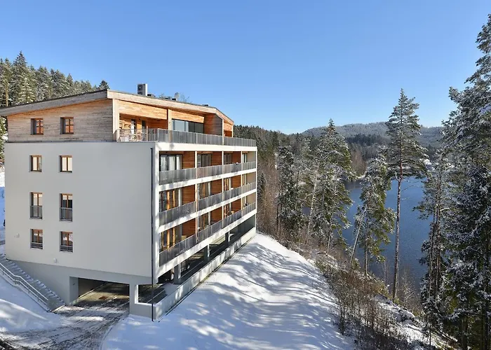 Element Lakeside Lejlighed *