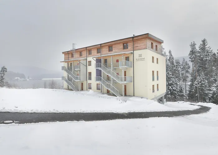 Element Lakeside *